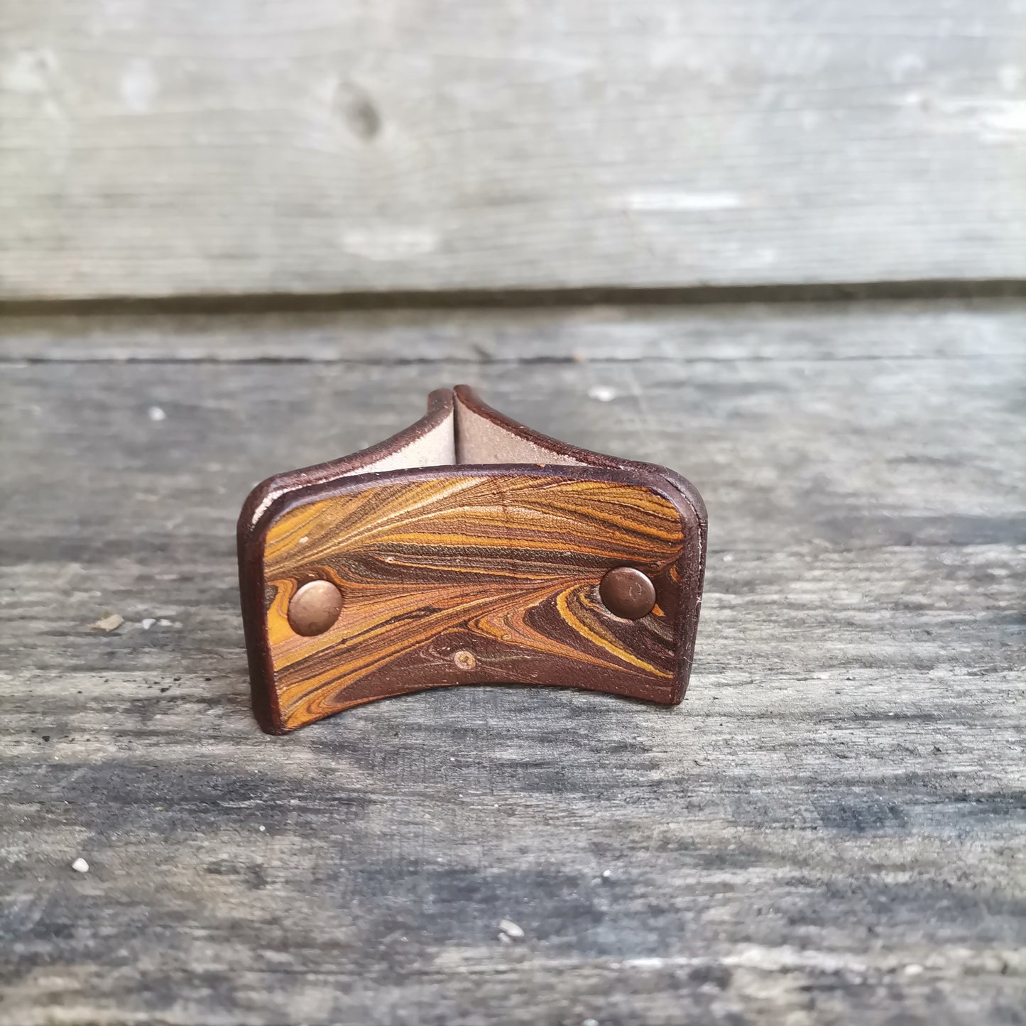Tripod Stand Decapper With Brown Marbling2