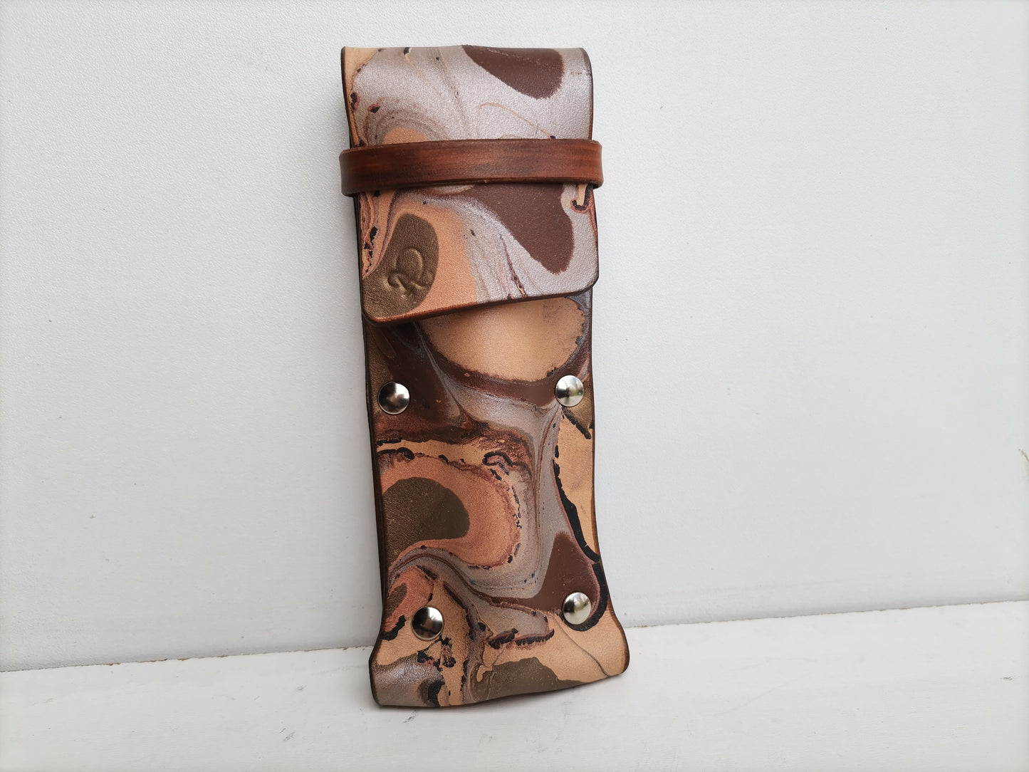 Hybrid Sleeve with brown marbling