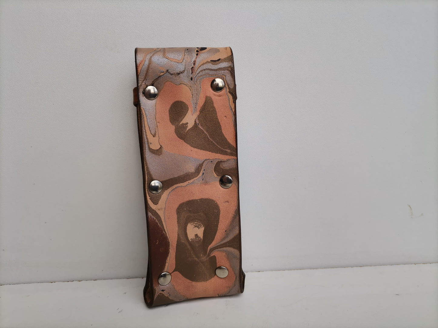 Hybrid Sleeve with brown marbling