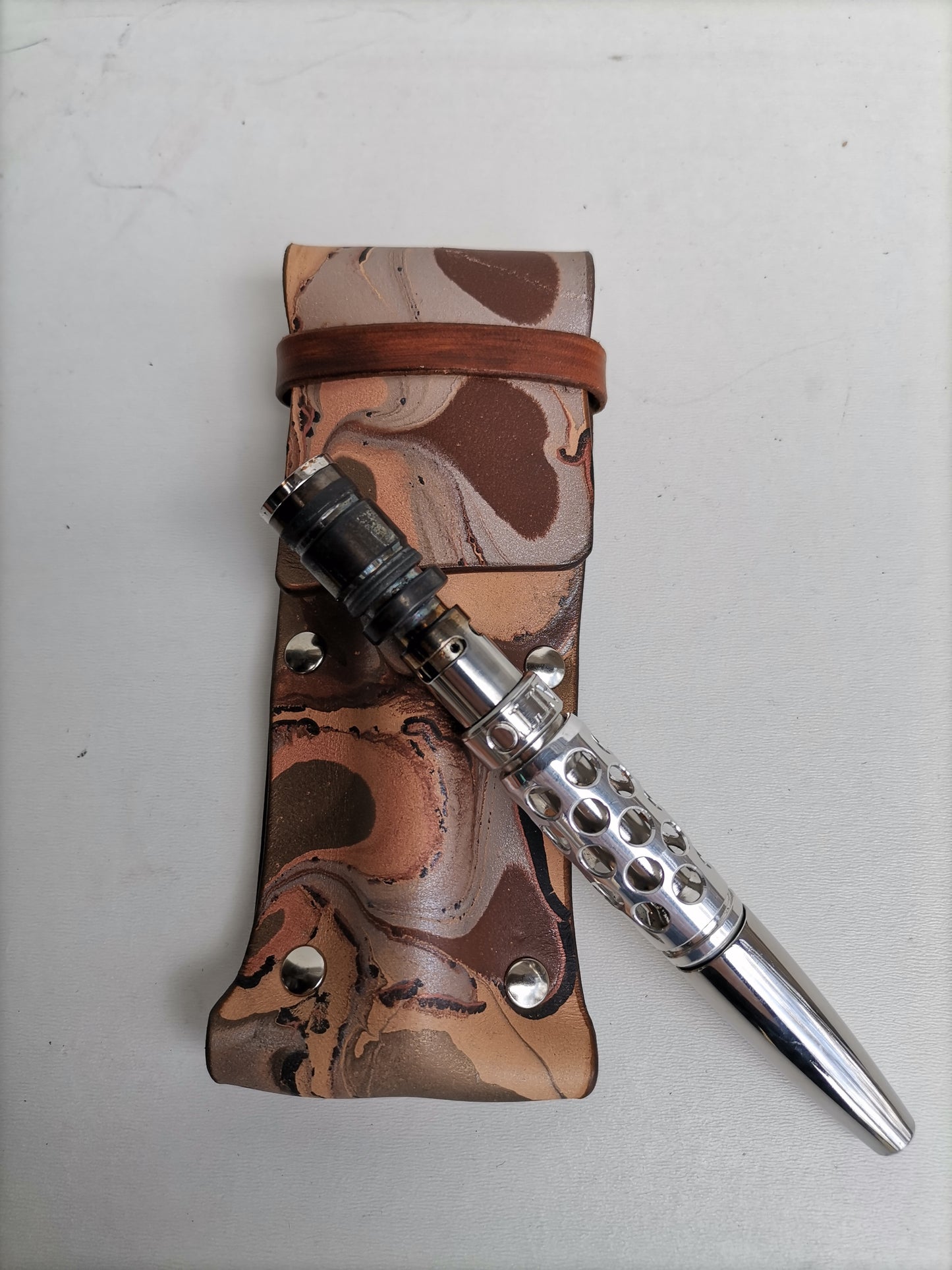 Hybrid Sleeve with brown marbling