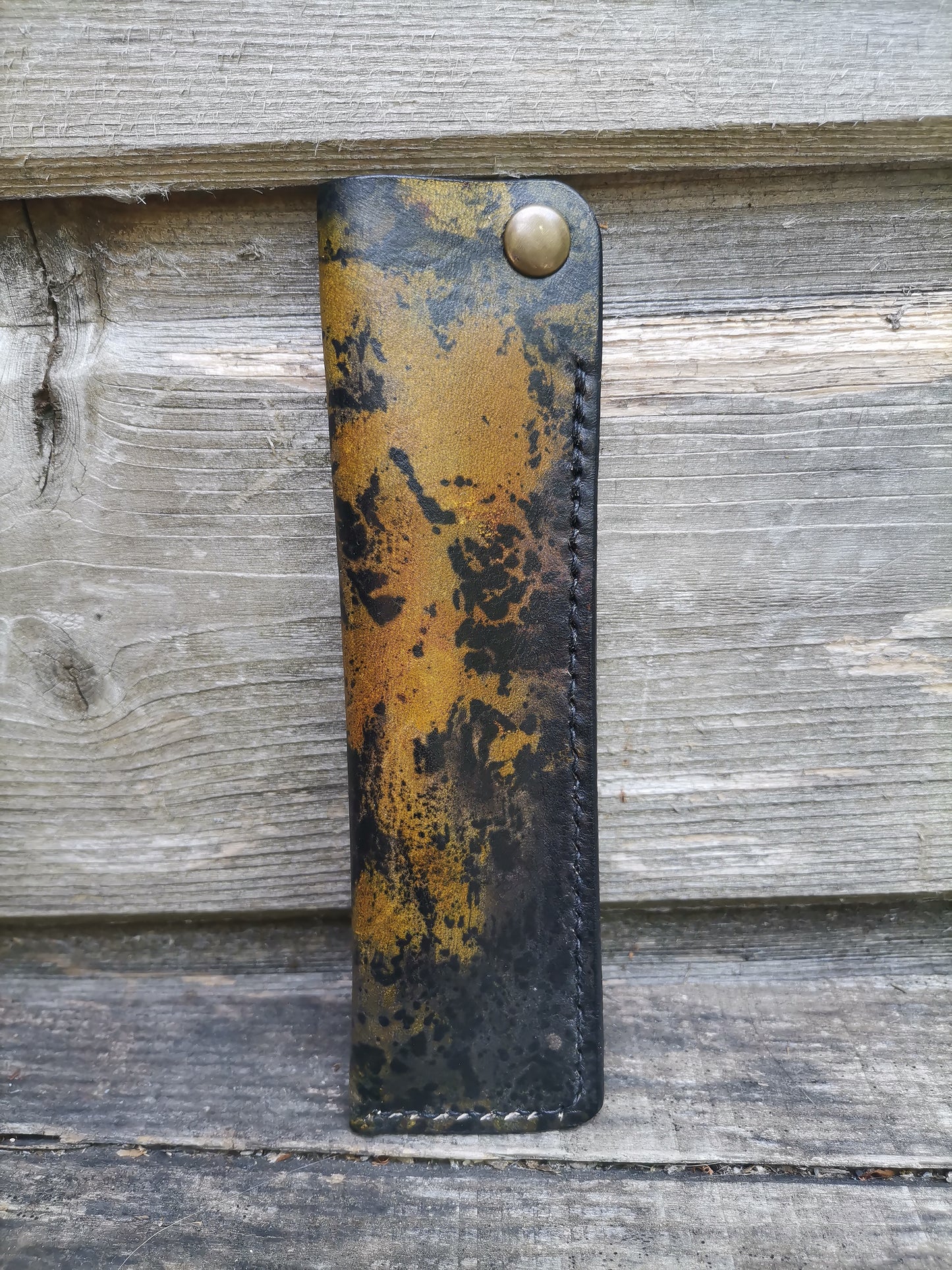Thin sleeve B with yellow/black marbling