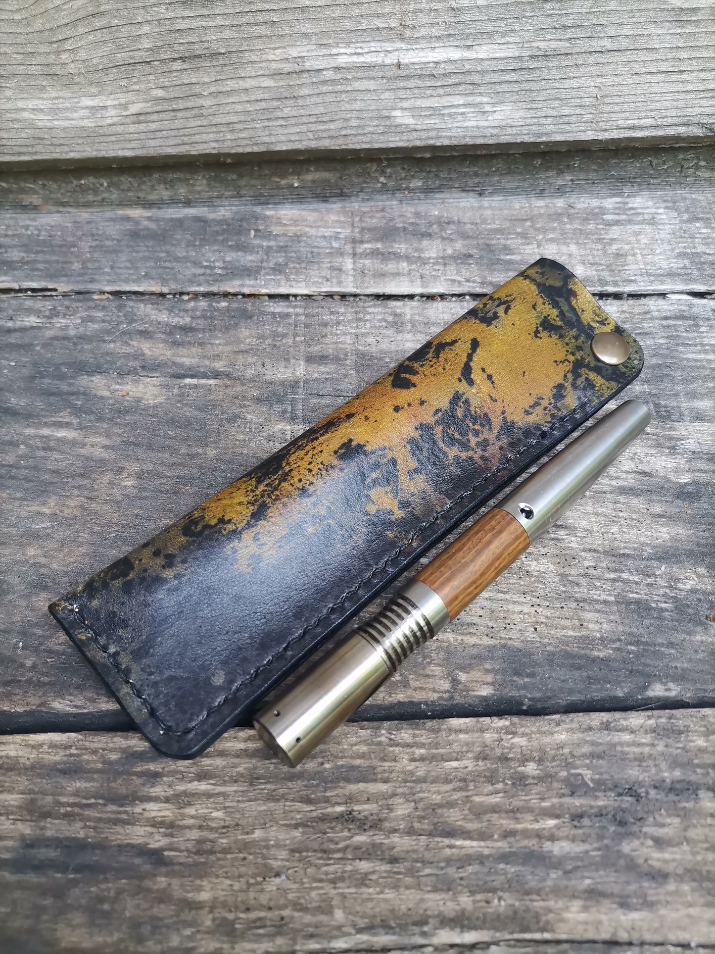 Thin sleeve B with yellow/black marbling