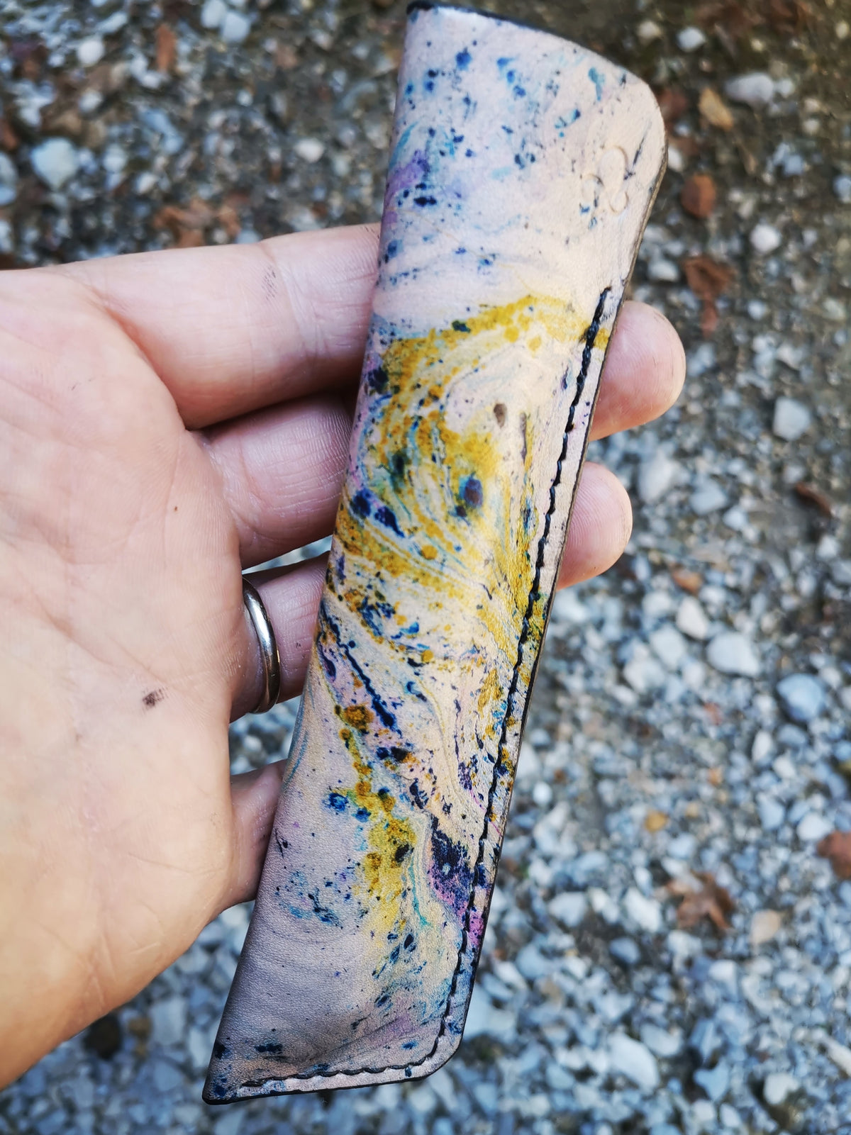 Thin sleeve B with light marbling