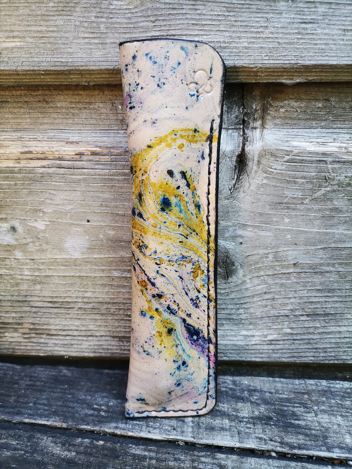 Thin sleeve B with light marbling